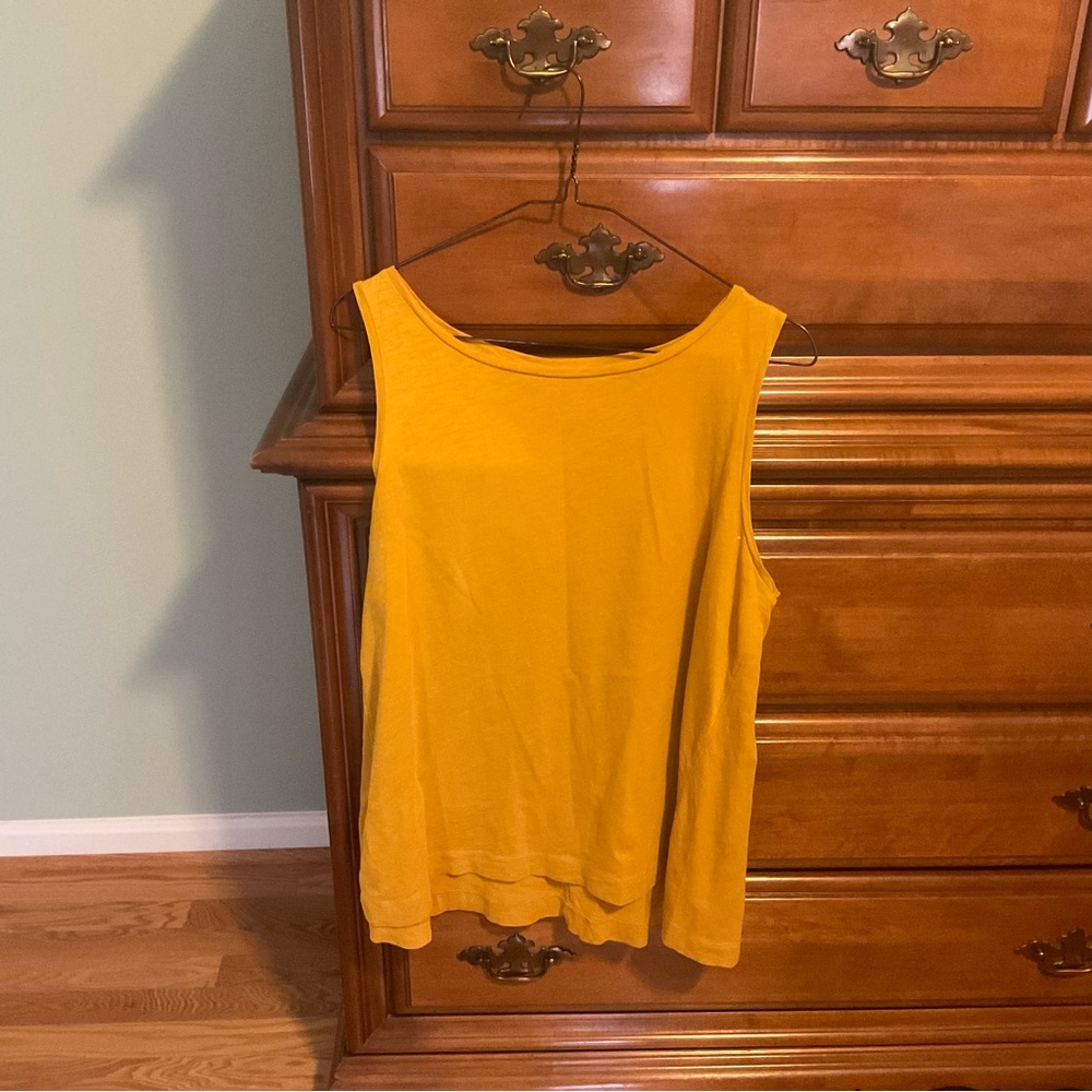 Women's Ann Taylor Loft Sleeveless Top in Mustard Yellow
